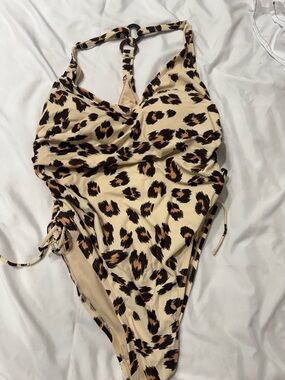 Leopard Print One-Piece Swimsuit - Beige & Black